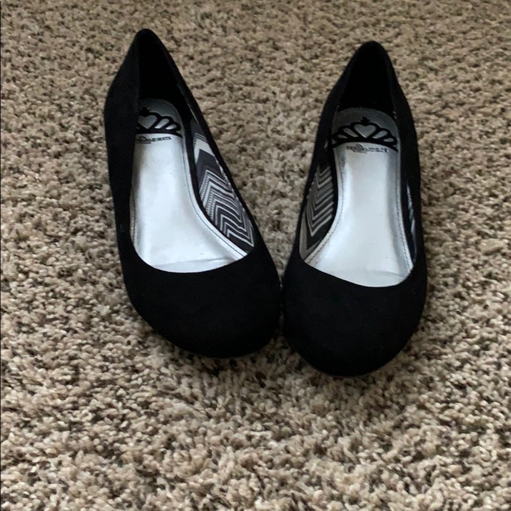 Black flats